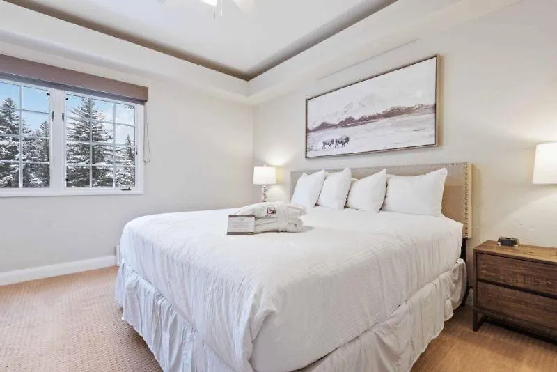 Apartment The Charter At A360 *