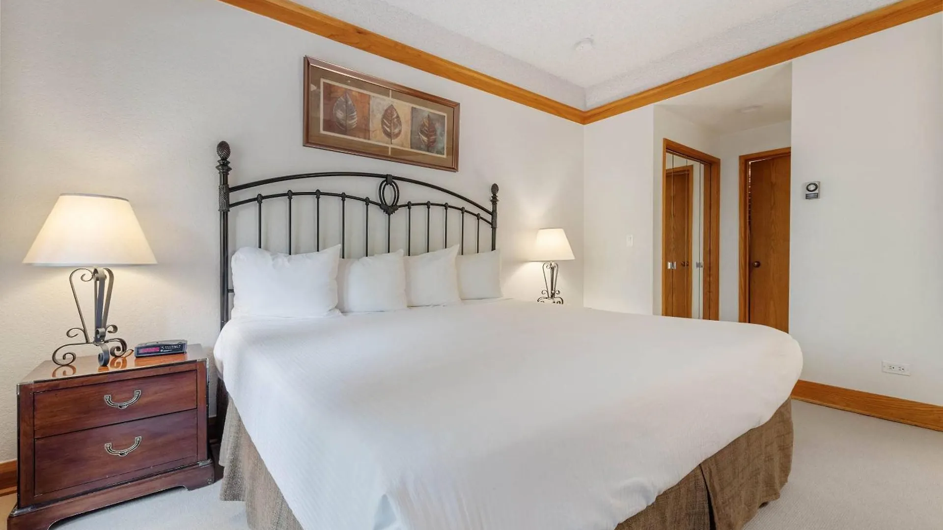 Apartment The Charter At A230 *