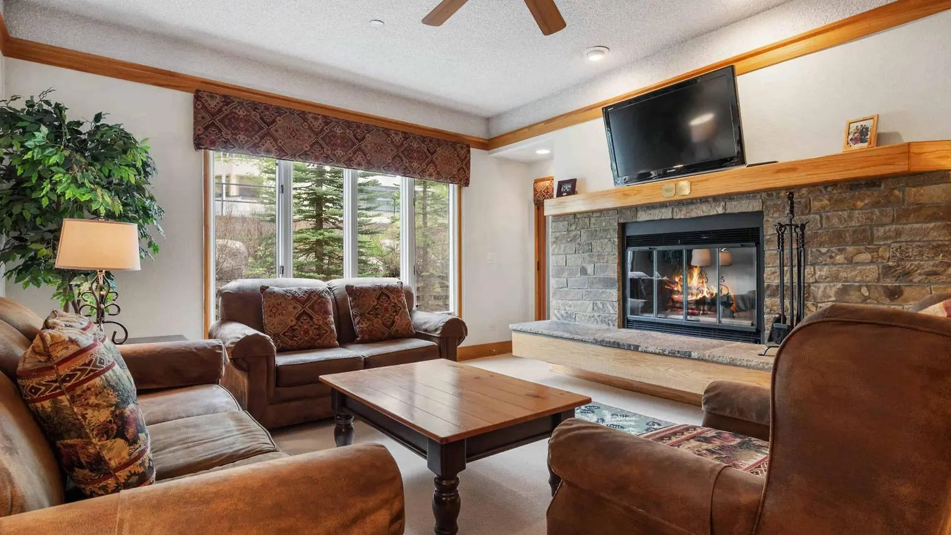 Apartment The Charter At A230 Beaver Creek