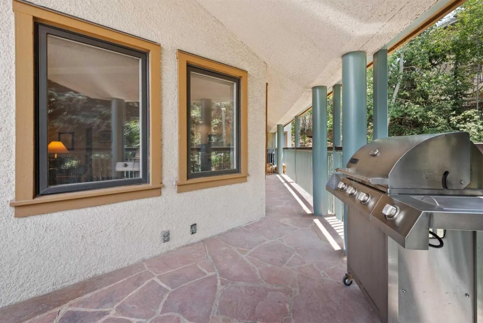Village 2 Bedroom With In-out Access And Pool Beaver Creek