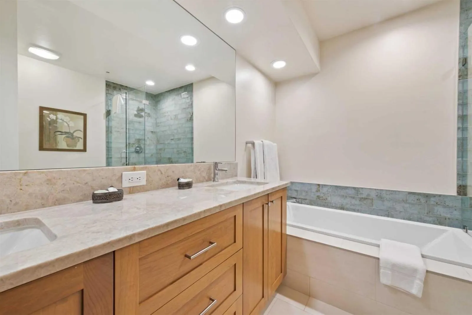 Village 2 Bedroom With In-out Access And Pool Apartment *