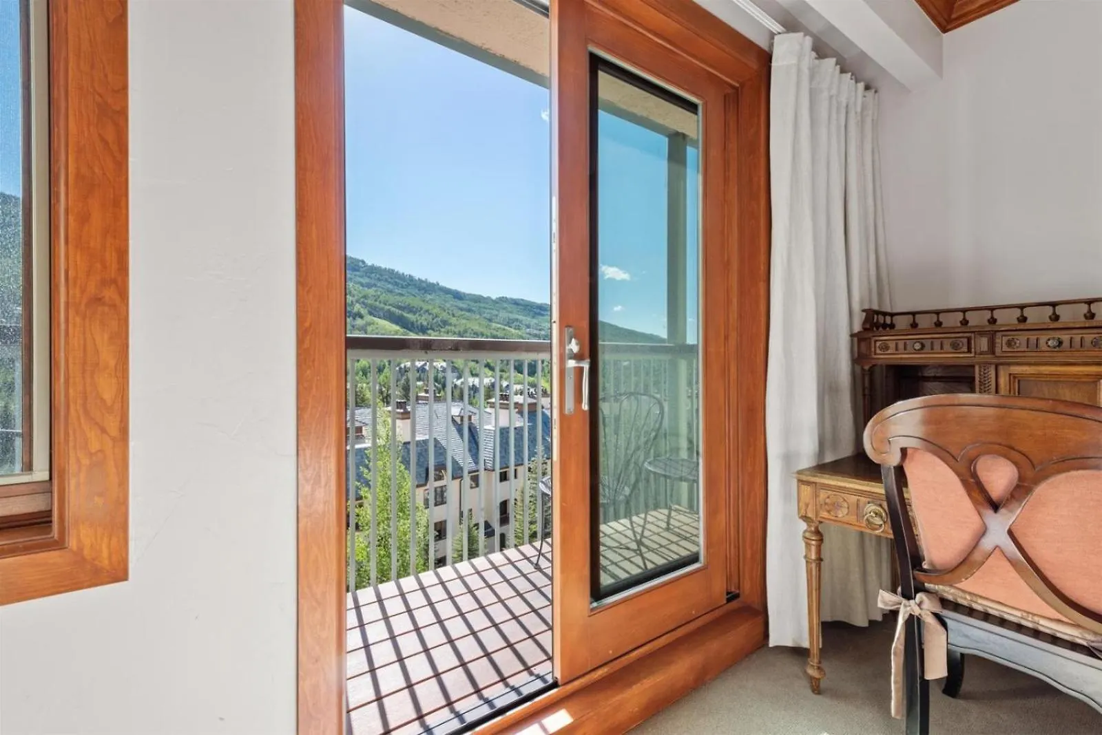 Residences - 2 Bedroom Luxury In-out