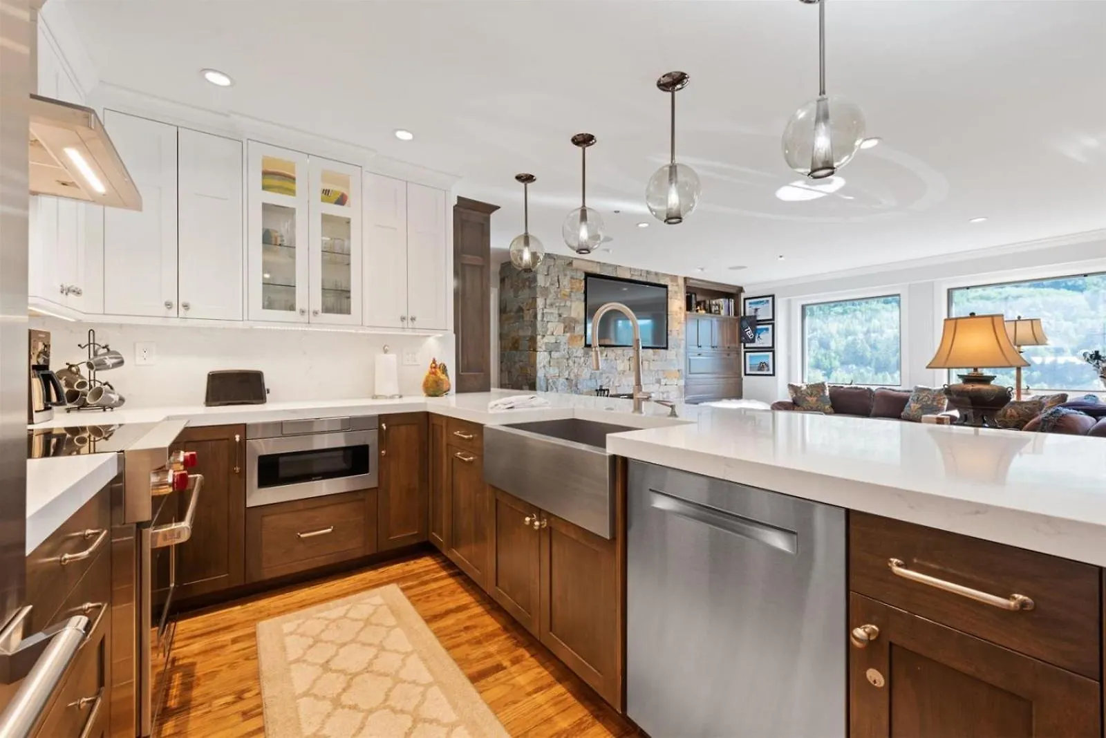 Residences - 2 Bedroom Luxury In-out Apartment