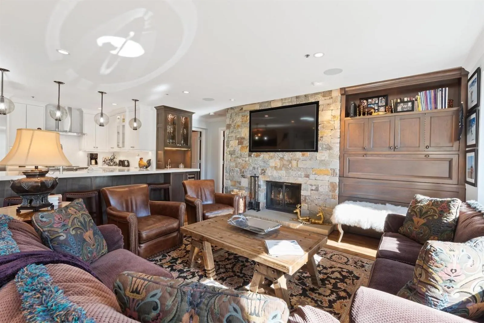 Residences - 2 Bedroom Luxury In-out Apartment