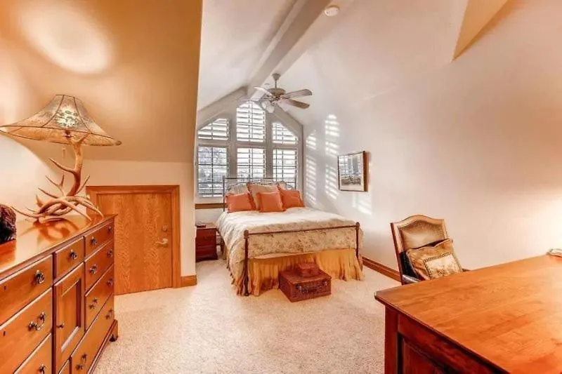 Ski-in Ski-out Condo: Slope-side With Indoor Pool Apartment *