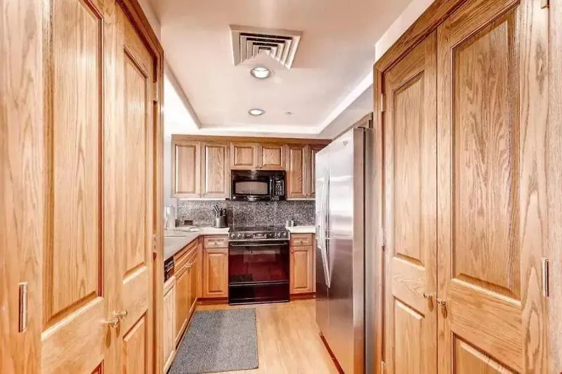 Ski-in Ski-out Condo: Slope-side With Indoor Pool Apartment Beaver Creek