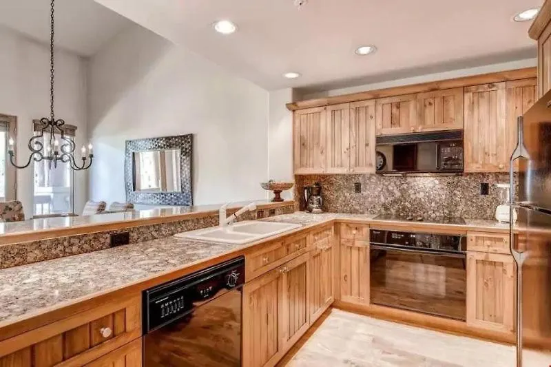 Elkhorn Lodge: Ski-in/ski-out 4br With Village Access Apartment