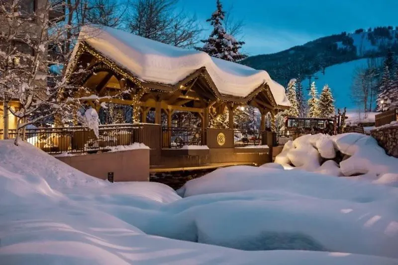 Elkhorn Lodge: Ski-in/ski-out 4br With Village Access *