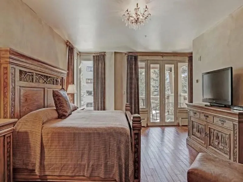 Elkhorn Lodge: Ski-in/ski-out 4br With Village Access Apartment