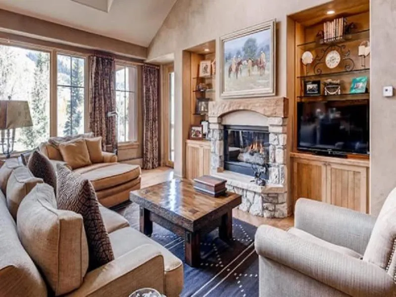 Elkhorn Lodge: Ski-in/ski-out In Village * Beaver Creek