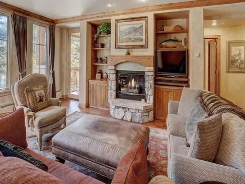 Apartment Elkhorn Lodge: Ski-in/ski-out In Village *