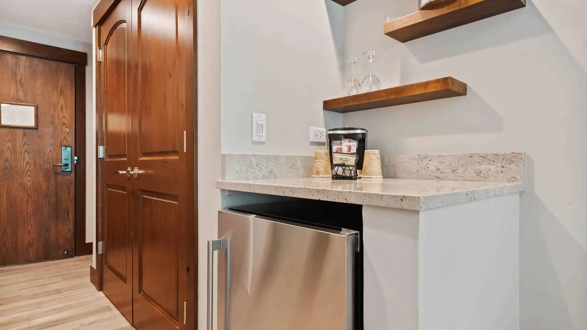 Apartment The Charter At C2305 Beaver Creek
