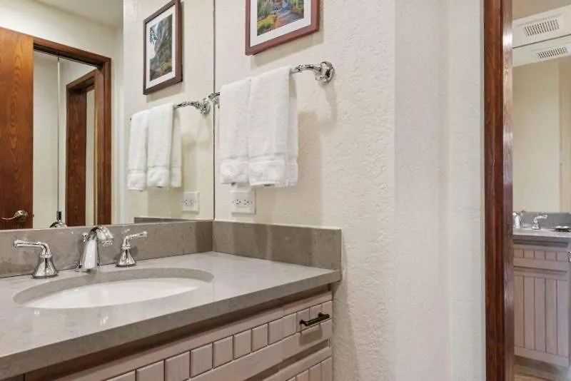 The Charter At A210 Apartment *