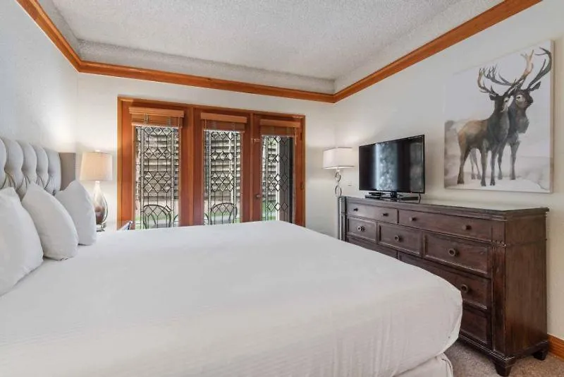 Apartment The Charter At A110 *