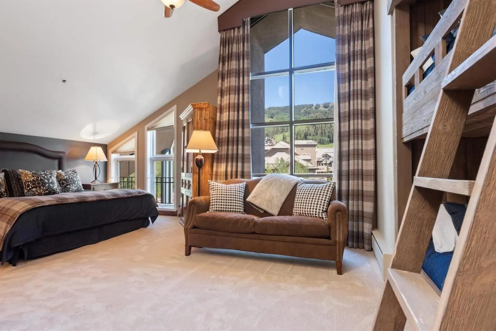 Luxury 4 Bedroom Penthouse In Village Apartment Beaver Creek