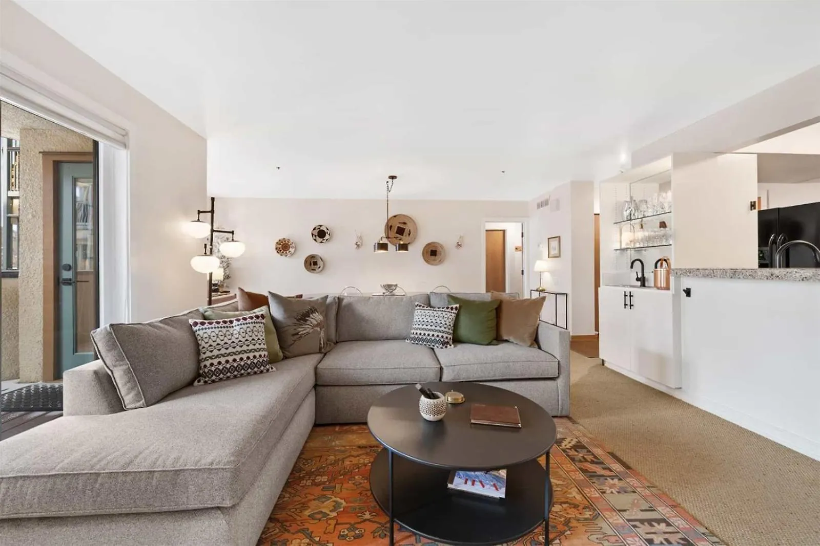 Residences 2 Bedroom Luxury Vacation Apartment *