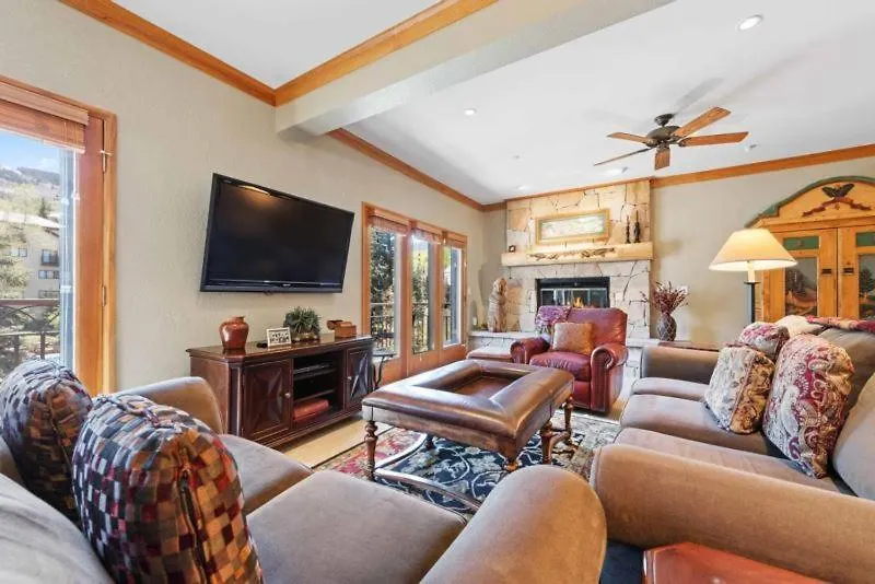 Apartment The Charter At E330 Beaver Creek