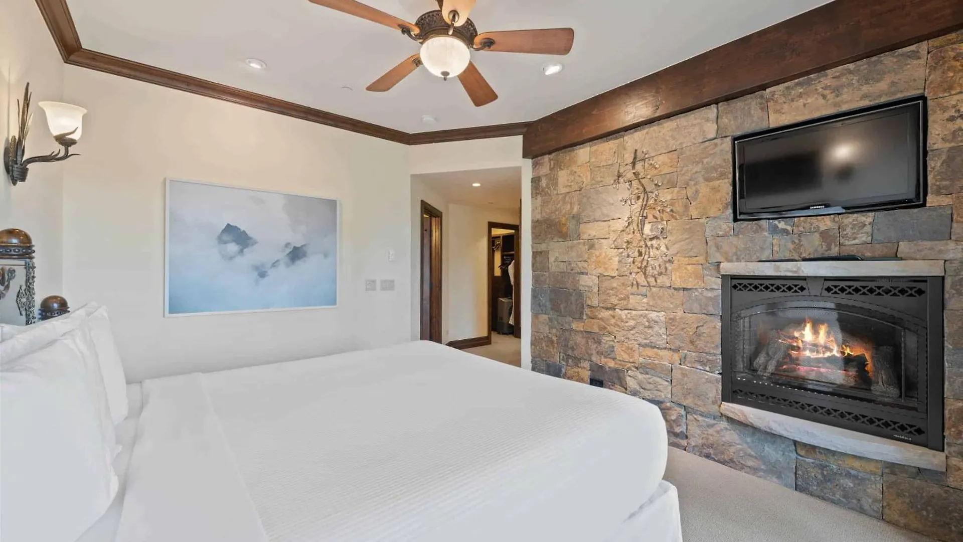 Apartment The Charter At E3405 Beaver Creek