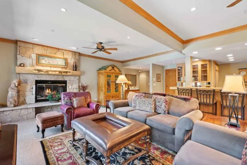Apartment The Charter At E330 Beaver Creek