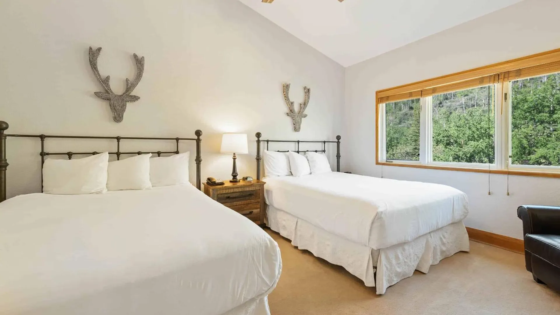 Apartment The Charter At D4505 Beaver Creek