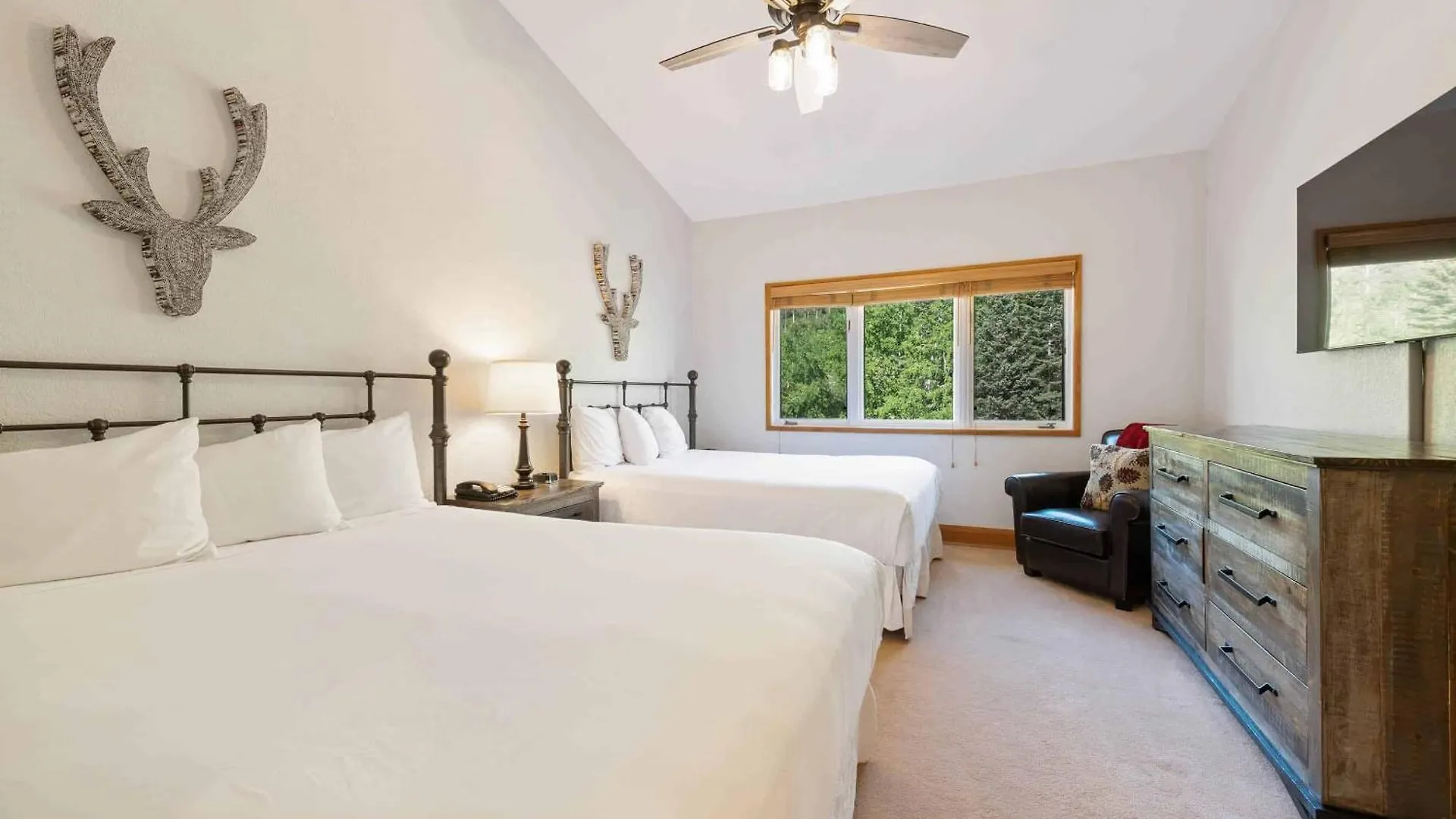 The Charter At D4505 Apartment Beaver Creek