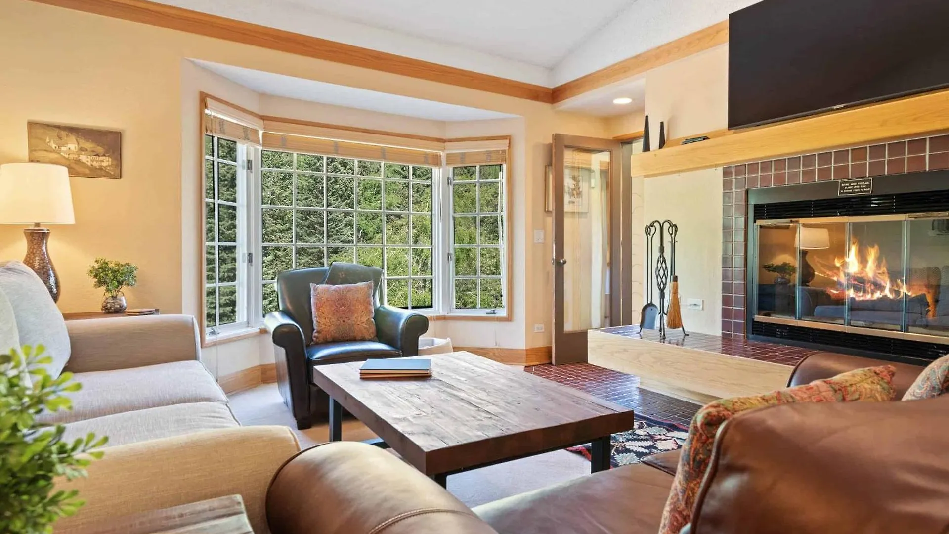 Apartment The Charter At D4505 Beaver Creek