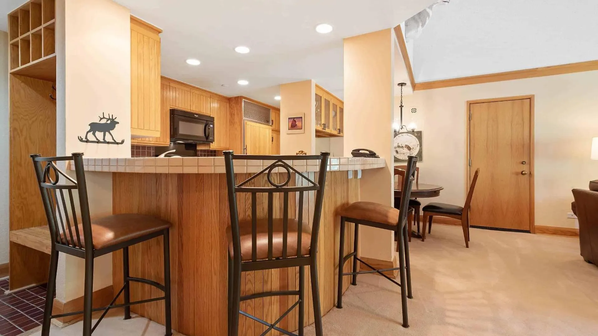 Apartment The Charter At D4505 Beaver Creek