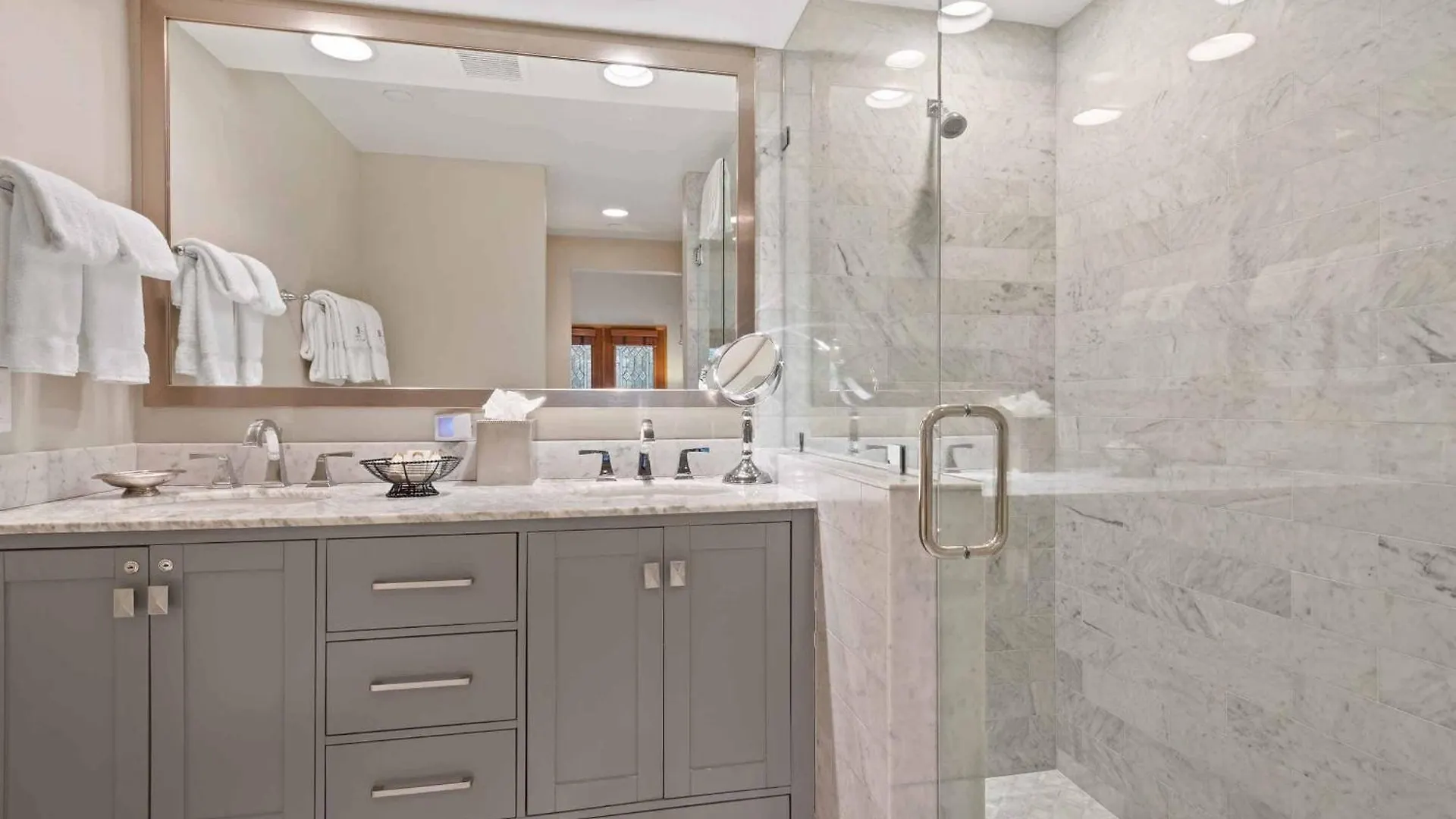 Apartment The Charter At D4805 Beaver Creek