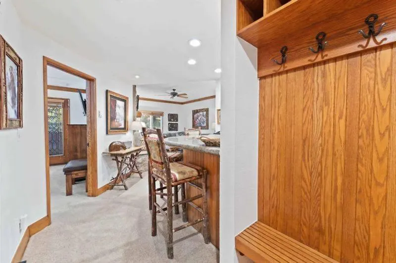 Apartment The Charter At F140