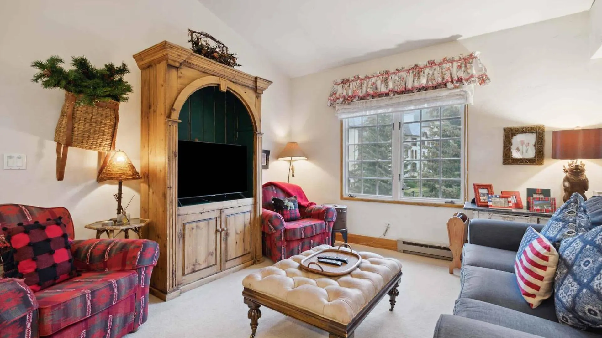 Apartment The Charter At E4305 Beaver Creek