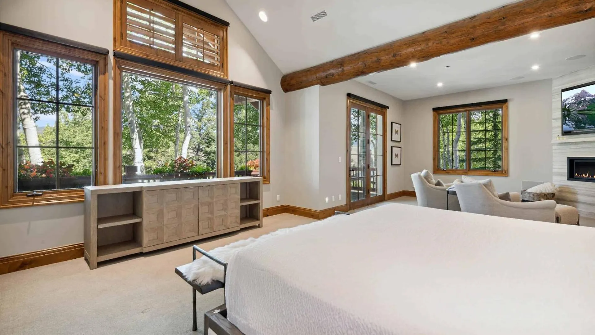 536 Elkhorn Luxury By East West Hospitality