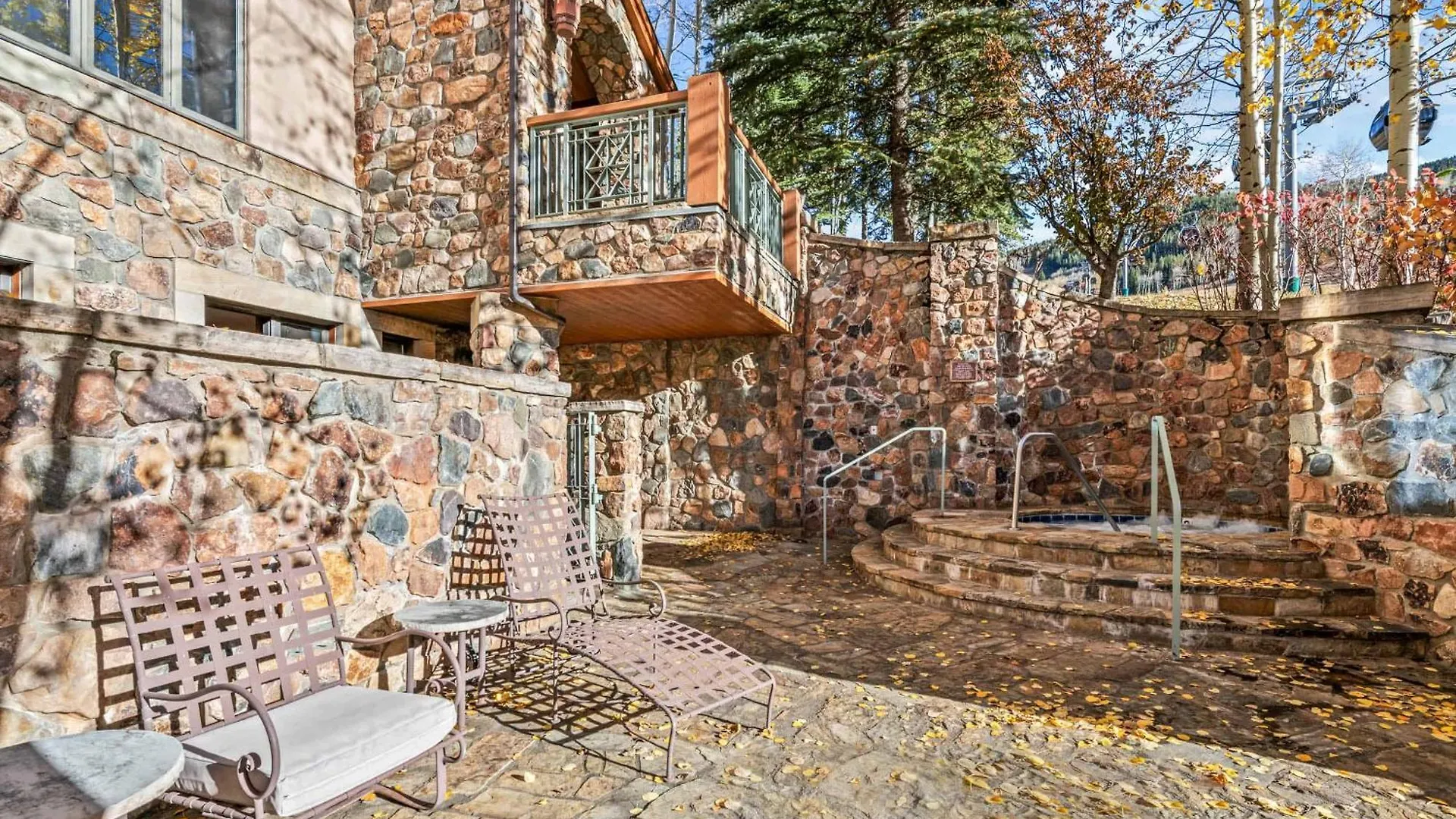 Mccoy Peak 108 By East West Hospitality Apartment