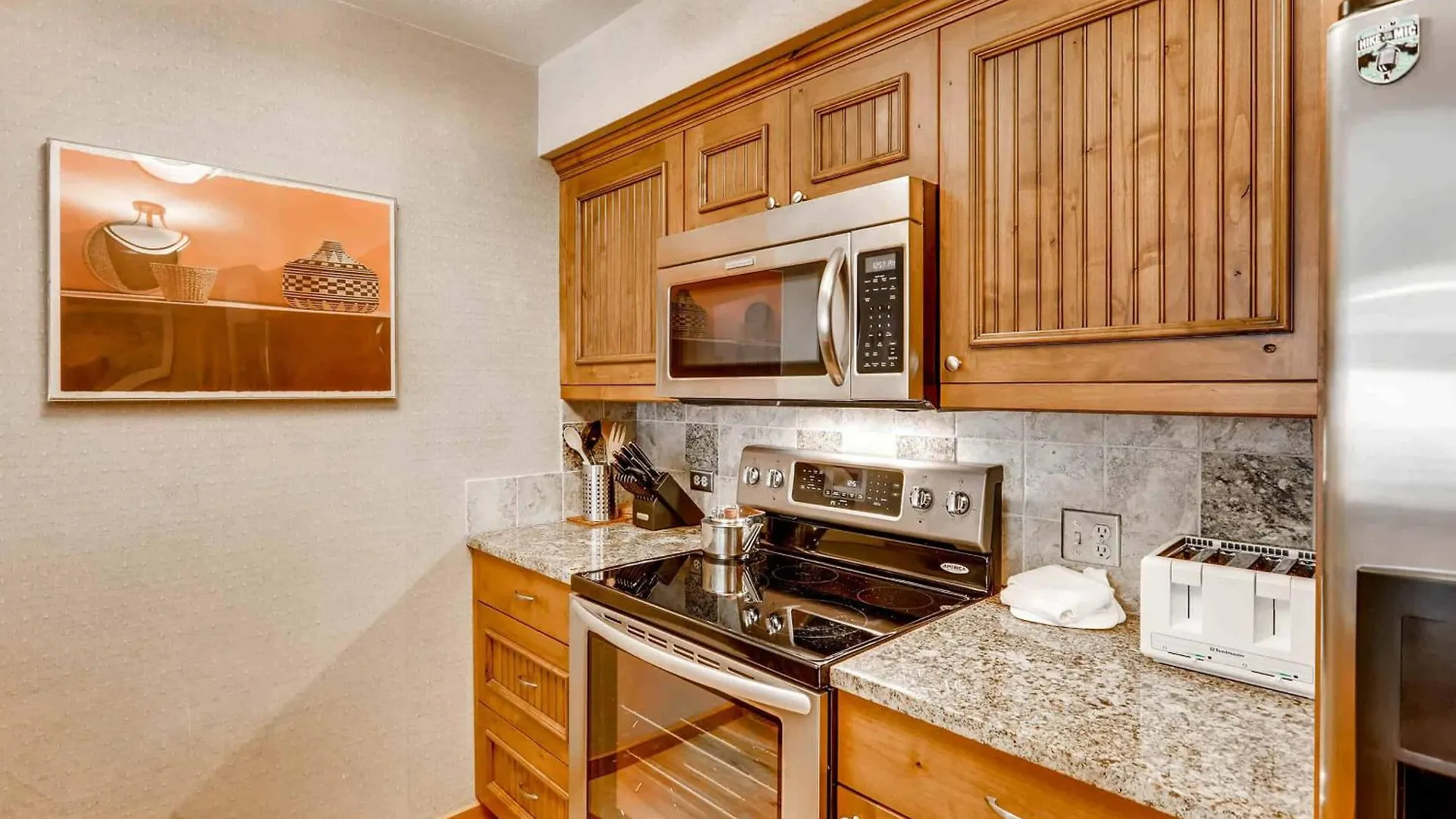 Kiva 433 By East West Hospitality *