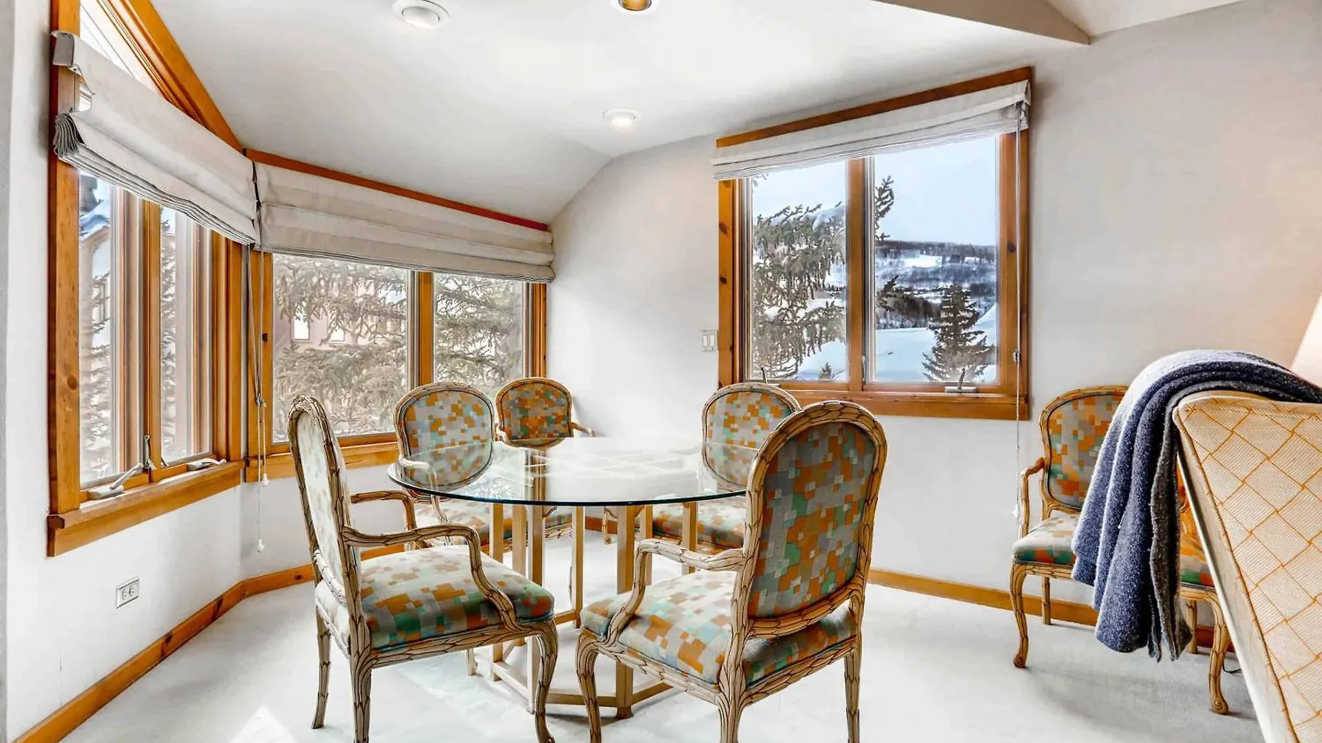 Kiva 433 By East West Hospitality * Beaver Creek