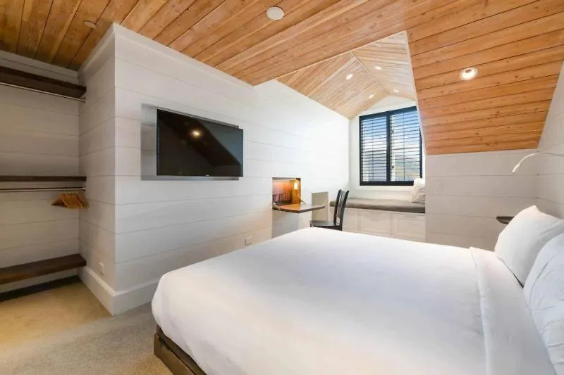 Hyatt 06 By East West Hospitality *