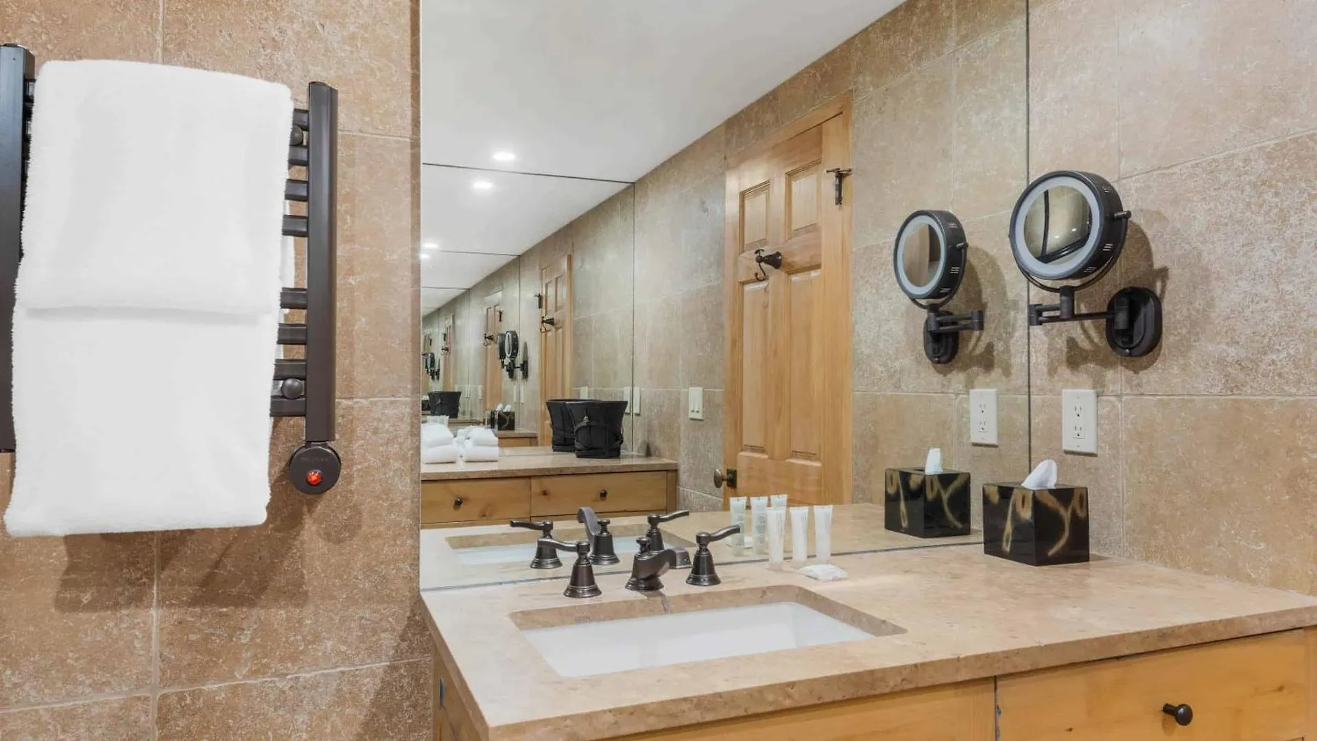 Cortina 330 By East West Hospitality Apartment *