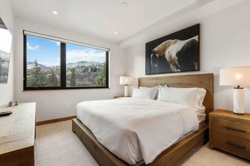 Riverfront 306 By East West Hospitality *