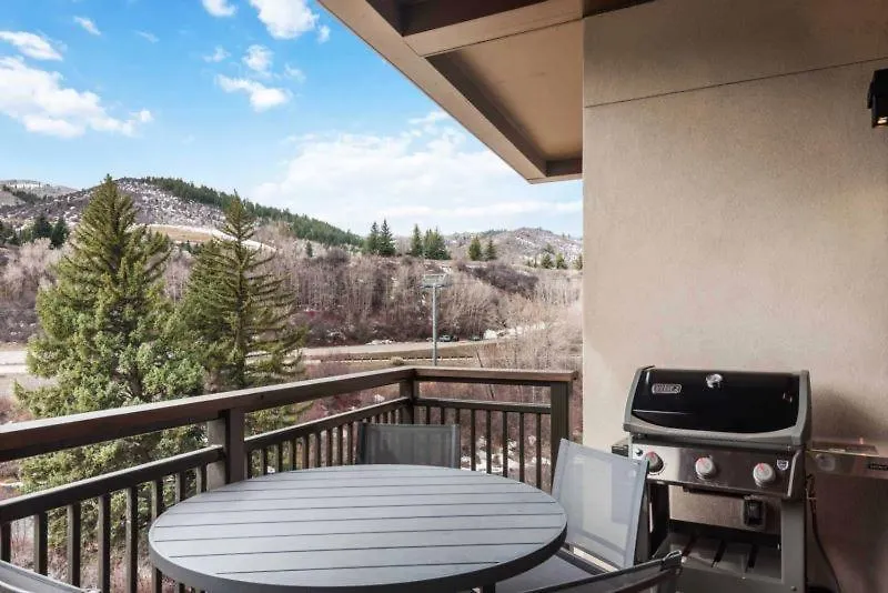 Riverfront 306 By East West Hospitality *