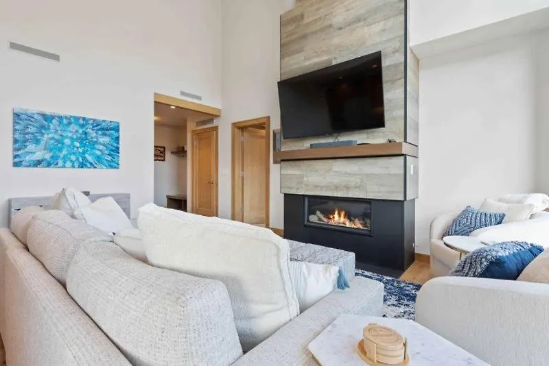 Riverfront 403 By East West Hospitality Apartment