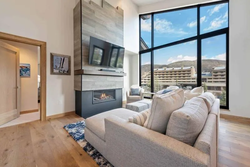 Riverfront 403 By East West Hospitality *