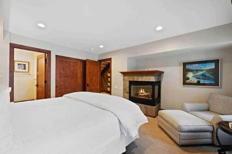 Apartment Ridgepoint Townhome 142 By East West Hospitality *