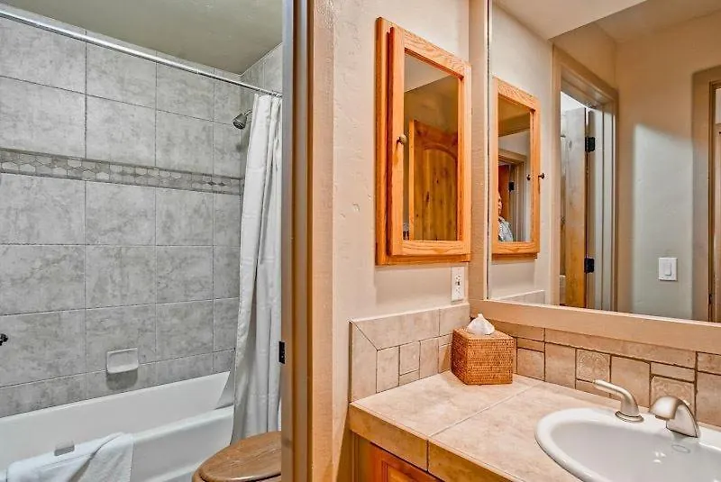Ridgepoint Townhome 110 By East West Hospitality Apartment