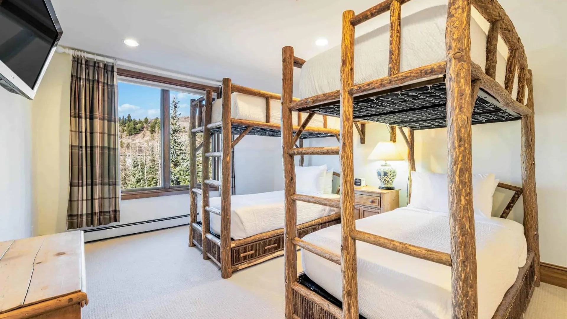 Mccoy Peak 402 By East West Hospitality Apartment