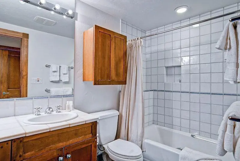 Mccoy Peak 101 By East West Hospitality Apartment