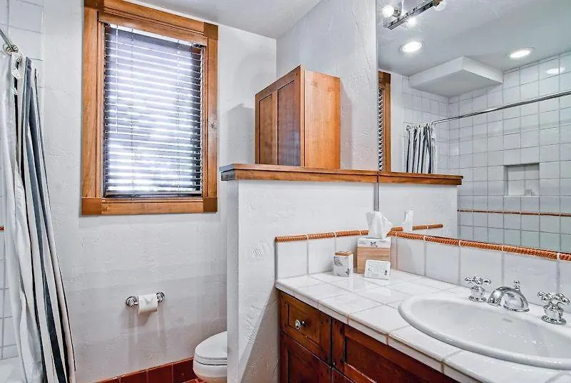 Mccoy Peak 101 By East West Hospitality Apartment *