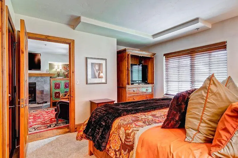 Market Square 201 By East West Hospitality Apartment Beaver Creek