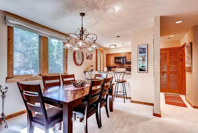Kiva 336 By East West Hospitality