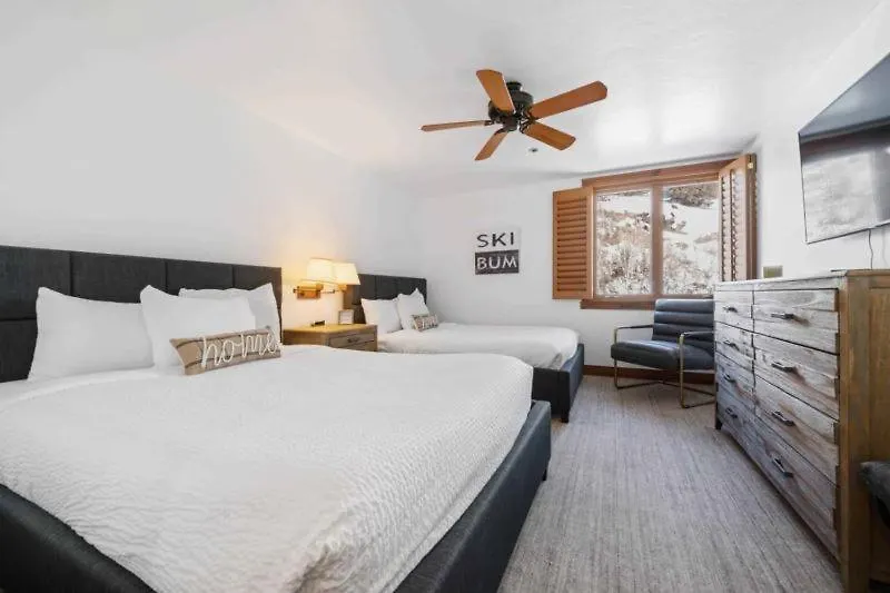 Kiva 436 By East West Hospitality