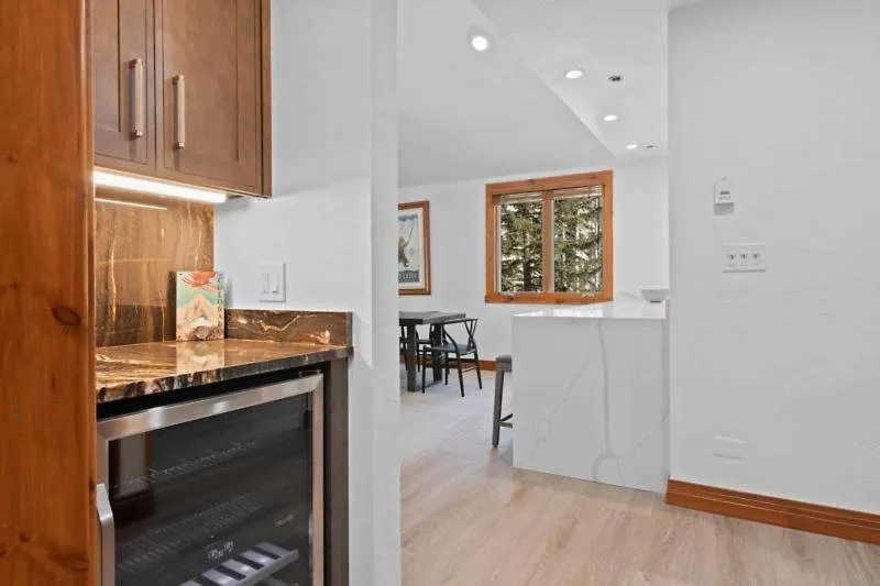 Kiva 436 By East West Hospitality *