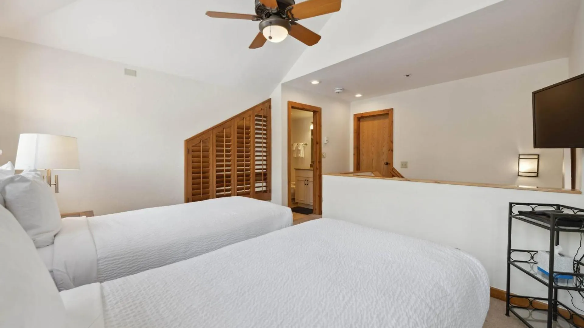Kiva 435 By East West Hospitality * Beaver Creek